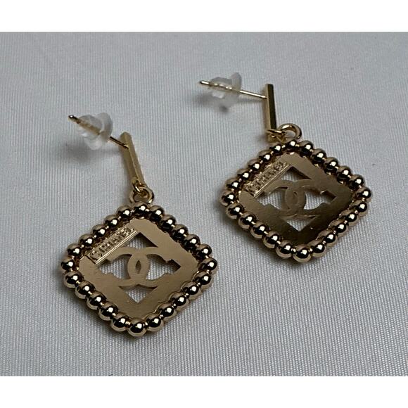 Chanel Pearl Gold Rectangle Posts Dangle Earrings - Picture 7 of 8